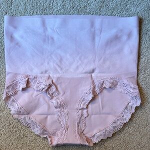 NWOT Lace Trim Mid-Waisted Shapewear